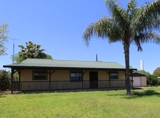 2127 Cardinal Ln, Zapata, TX 78076