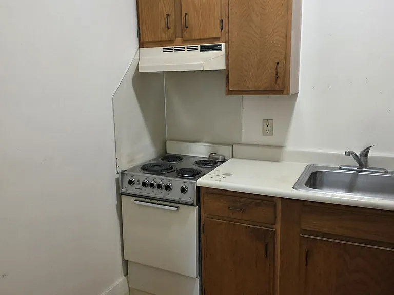 14 Main St #10 — Photo 9