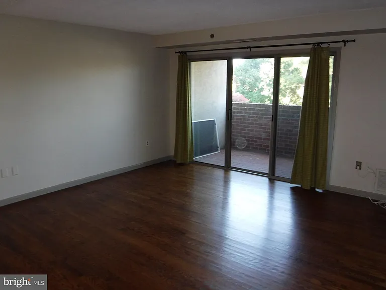 545 E Braddock Rd #101 — Photo 13