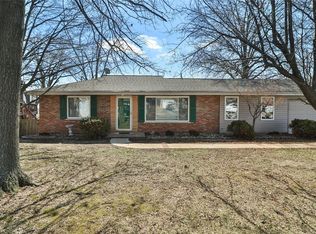 3376 Ringer Rd, Saint Louis, MO 63125