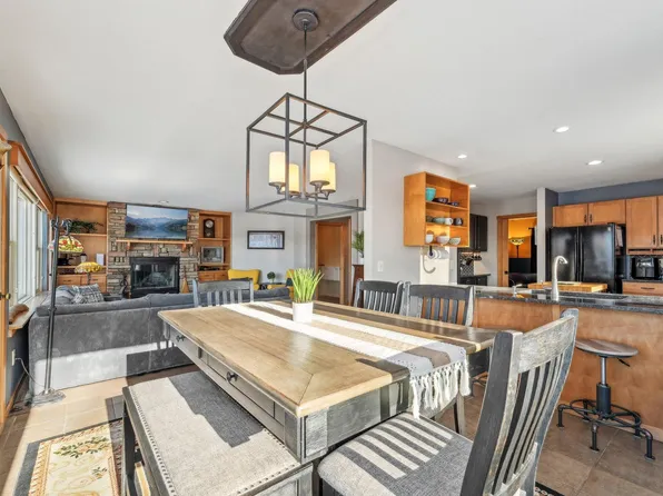 411 Ridge Rd #B, Osceola, WI 54020