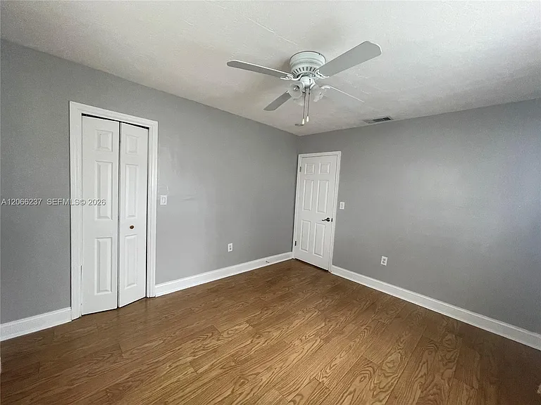 9301 SW 54th St — Photo 33