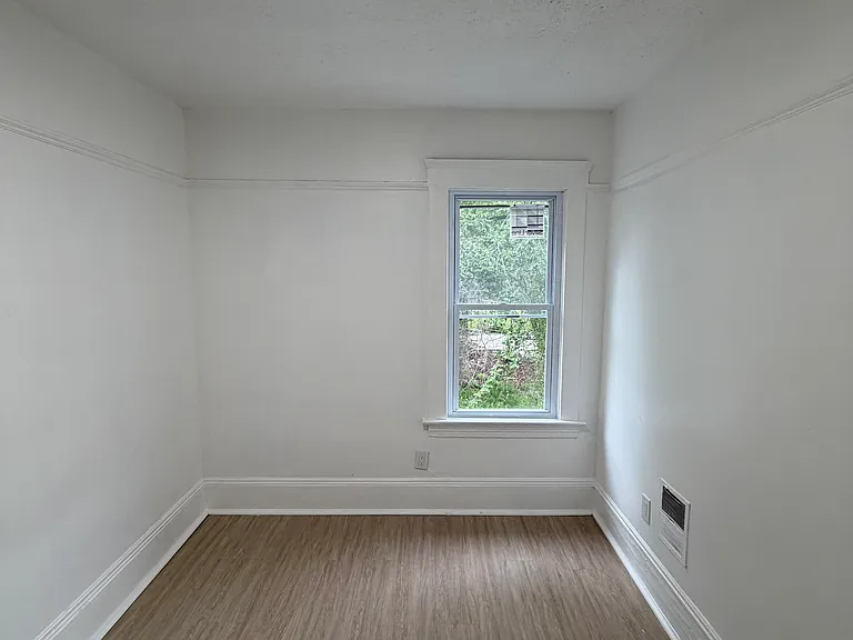 1139 E 74th St #1137 — Photo 6