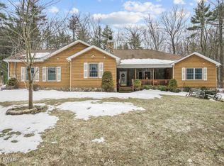 105 Red Oak Ln, Milford, PA 18337