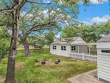 4 bed, 1824 sqft, $3,200 — Photo 3