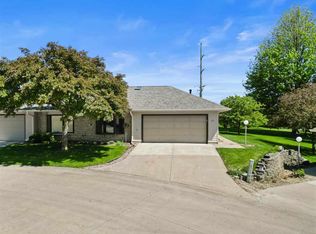 82 Oberlin St, Iowa City, IA 52245