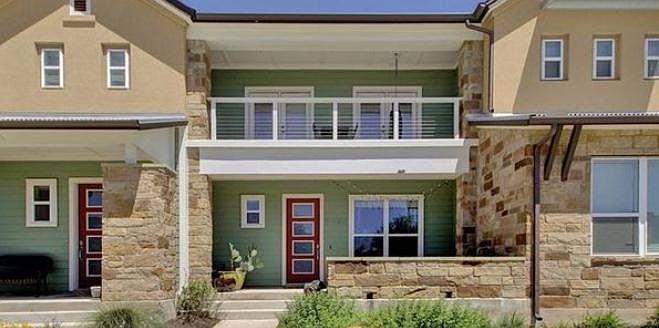 Front door and deep porch, 2F balcony