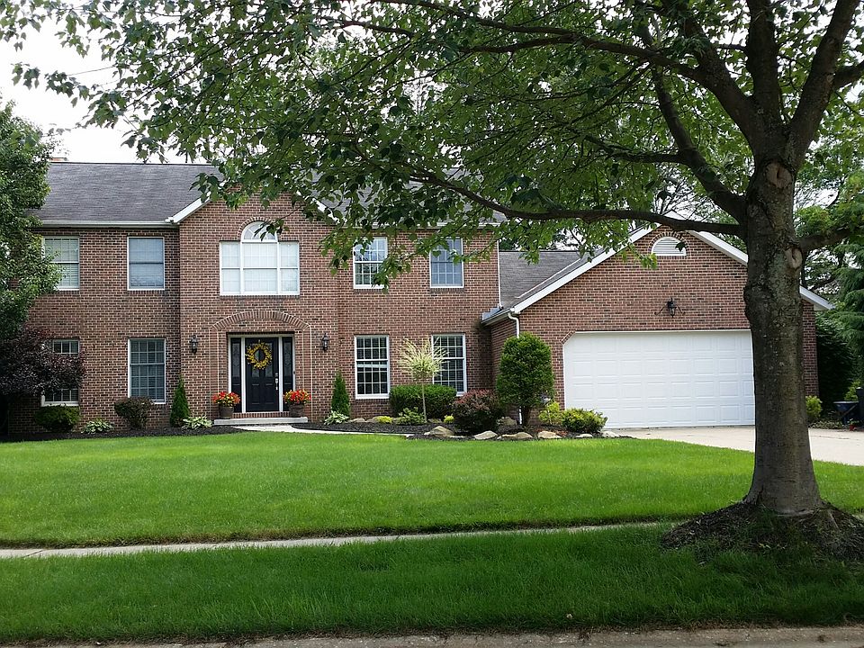 1st image of 682 Sydney Pl