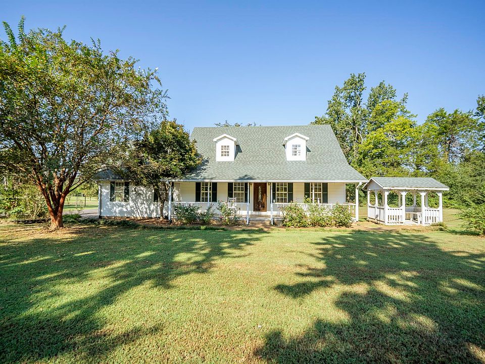 1st image of 105 Katherine Ln
