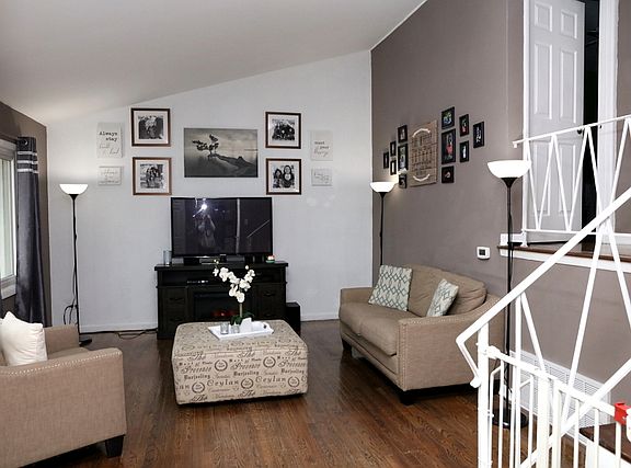 3rd image of 430 N Fulton Ave