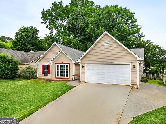 2nd image of 255 Paris Dr