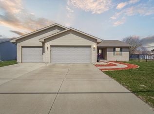 4415 E Rotamer Rd, Janesville, WI 53546