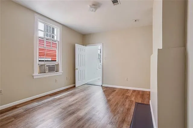 2614 Upperline St — Photo 5