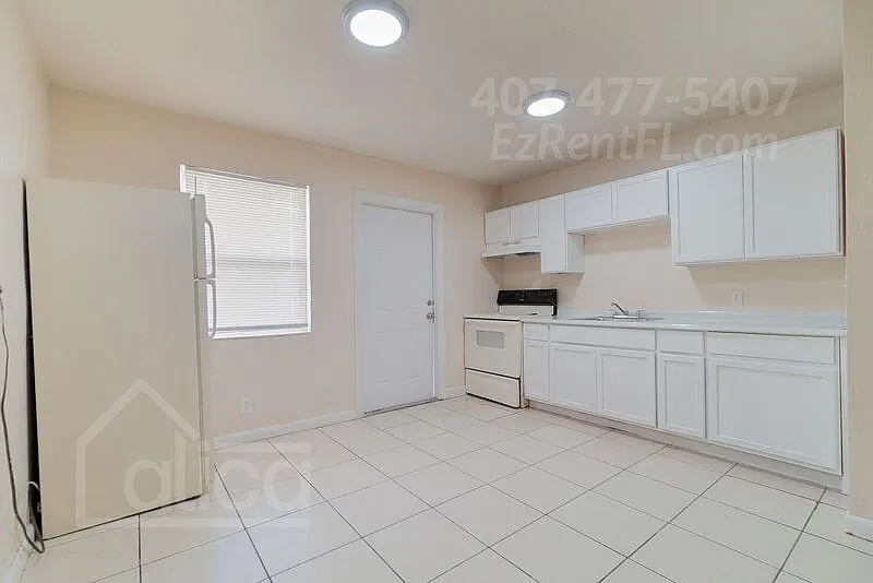 2 bed, 1.0 bath, 966 sqft, $1,500 — Photo 2