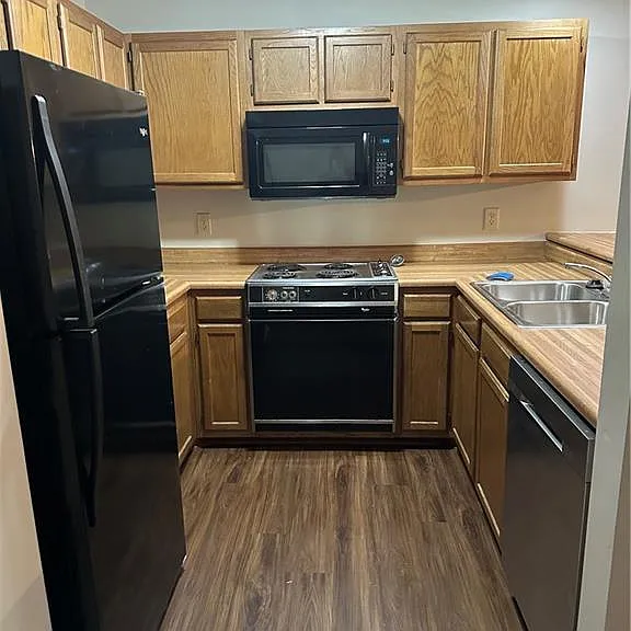 1849 Tryon Dr #5 — Photo 4