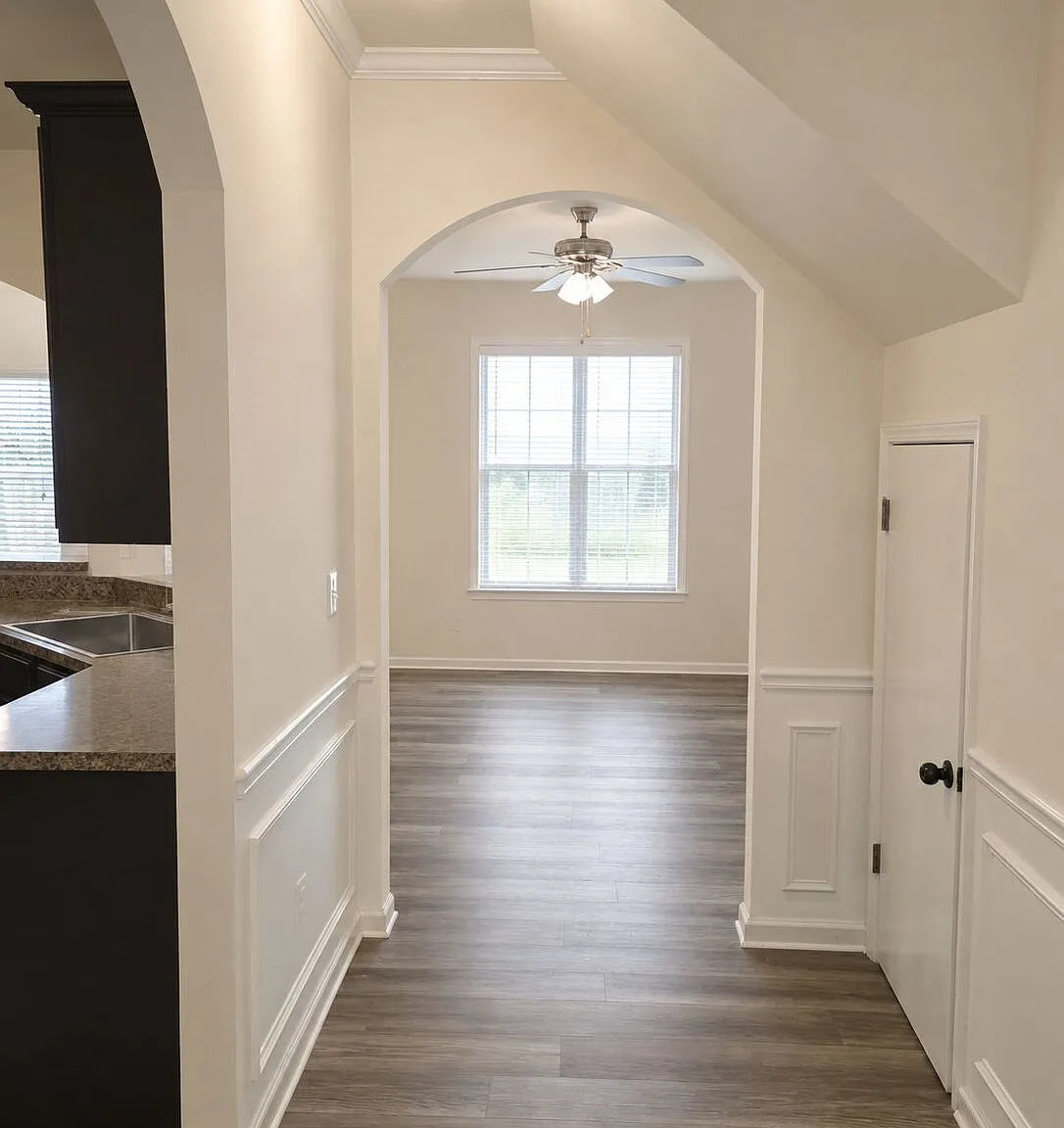 4 bed, 2.5 bath, 1925 sqft, $2,200 — Photo 4