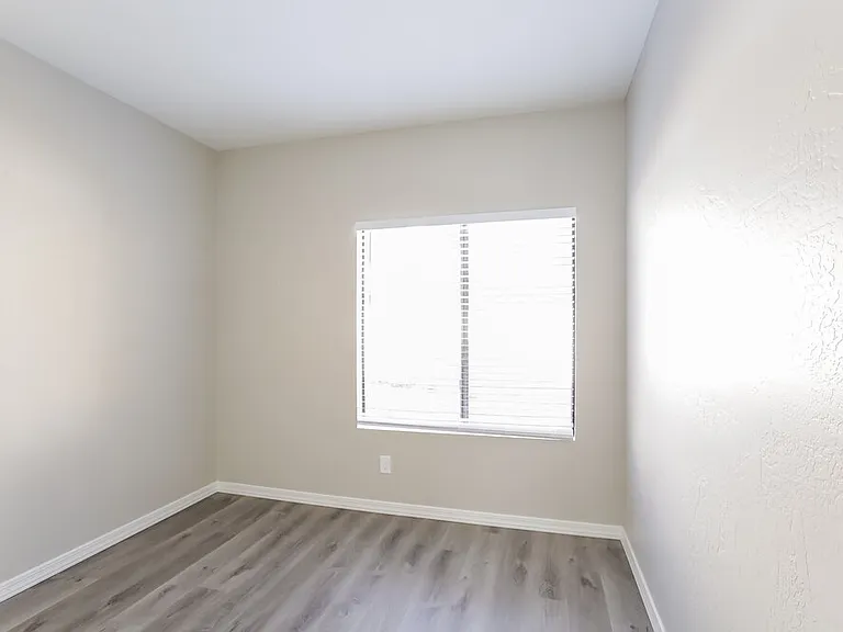 18421 N 44th Pl — Photo 13