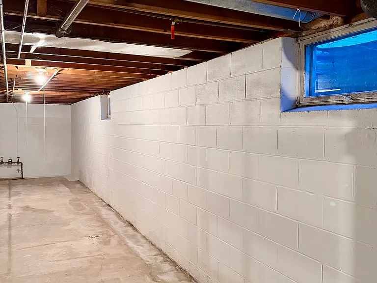 1677 Leone Ave — Photo 23