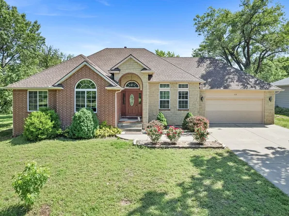 519 E 33rd Ave, Winfield, KS 67156