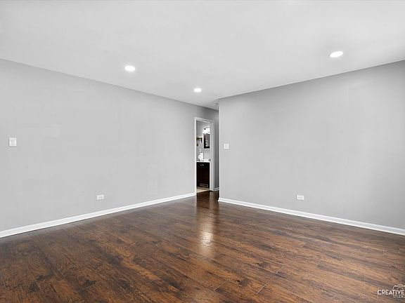 3rd image of 16849 Le Claire Ave