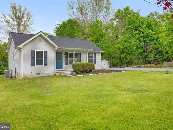 225 Cedar Creek Dr, Harpers Ferry, WV 25425
