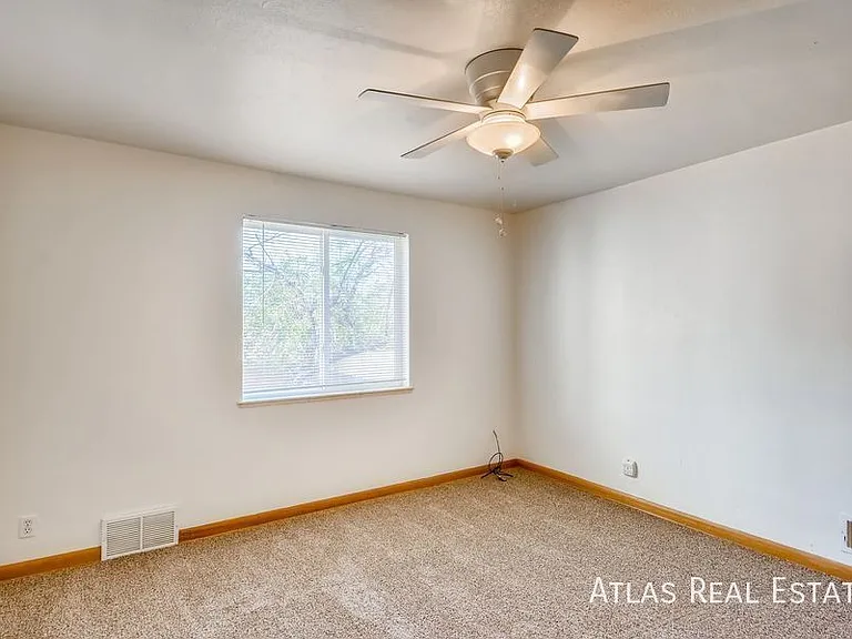 2714 N Grove St — Photo 18