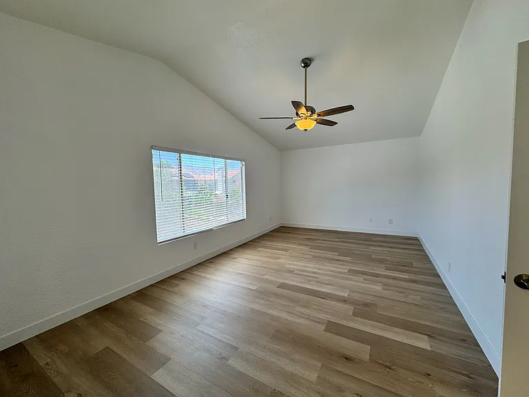 1630 Suffolk Ct — Photo 16