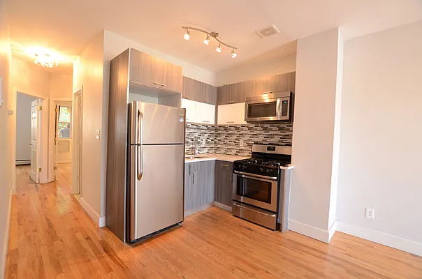 Rented by Miron Realty Group | media 41