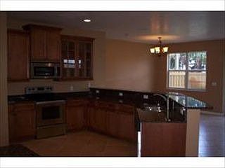 4th image of 131 Barlow Ave