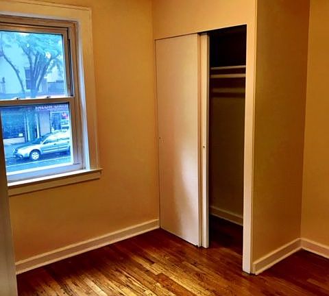 3rd image of 4718 Skillman Ave
