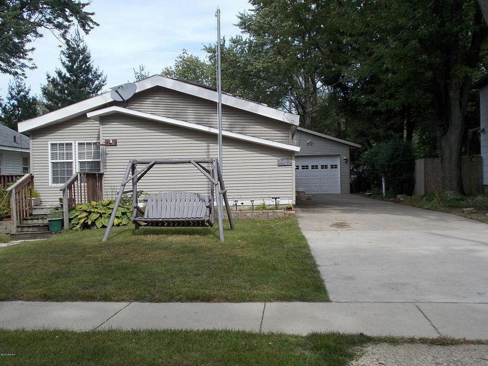 1st image of 339 43rd St SE