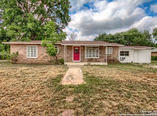 920 E Colorado St, Pearsall, TX 78061