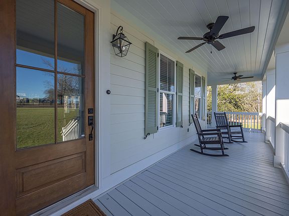 3rd image of 891 Lauren Cir