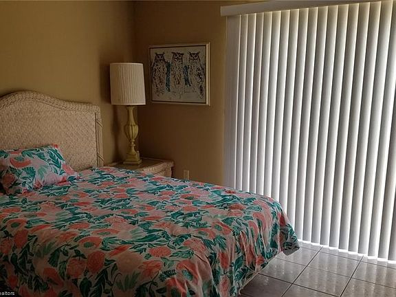 4th image of 305 Golf Villas Ct NW