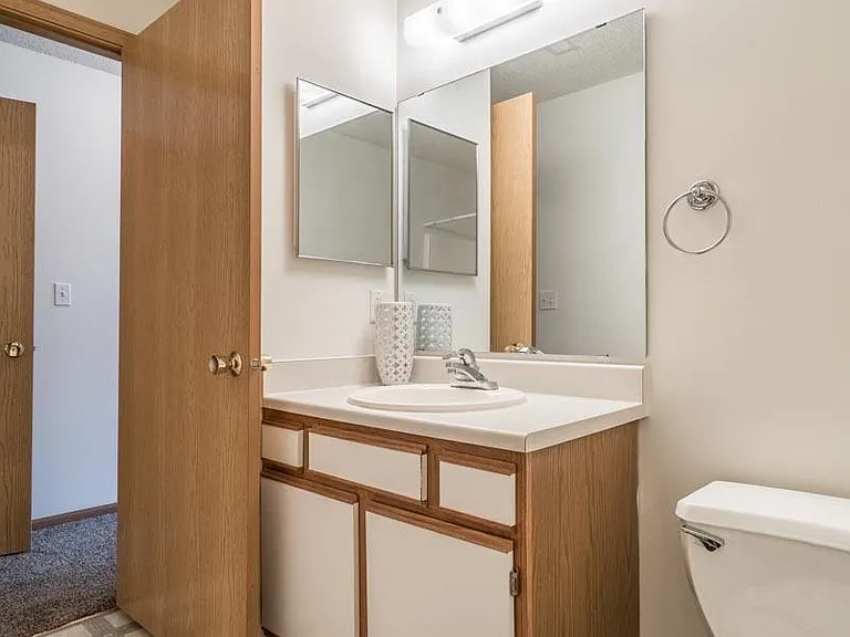 Northbrook Apartments — Photo 290