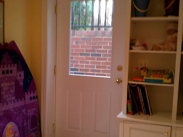 4509 Harling Ln — Photo 32