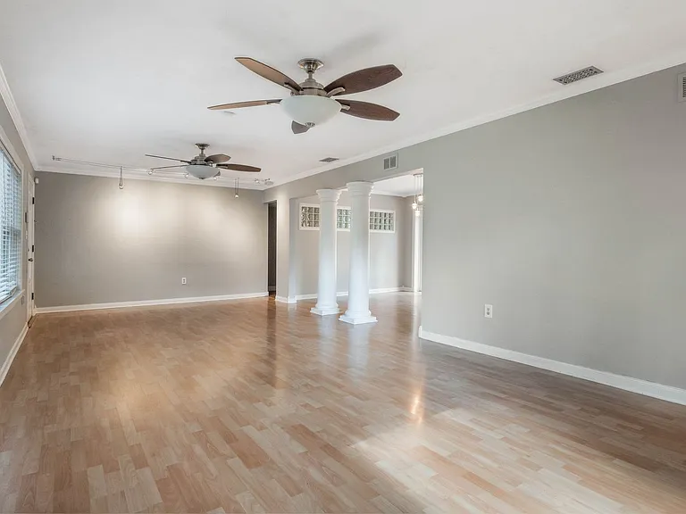 1207 Briercliff Dr — Photo 3