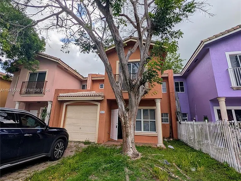 825 SW 6th Pl — Photo 3
