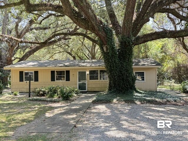 1st image of 904 Dauphine Cir
