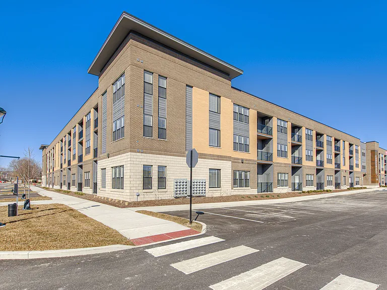 Pullman Pointe — Photo 48