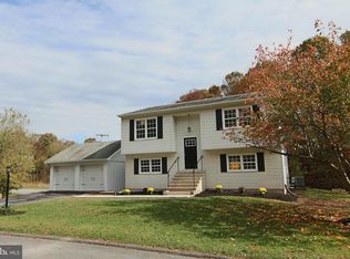 20 White Oak Ln, Etters, PA