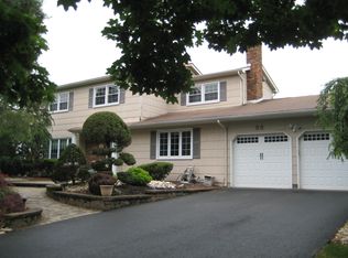 88 Sherwood Dr, Freehold, NJ 07728