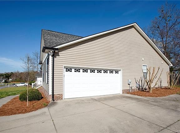 4th image of 2071 Brantley Creek Dr