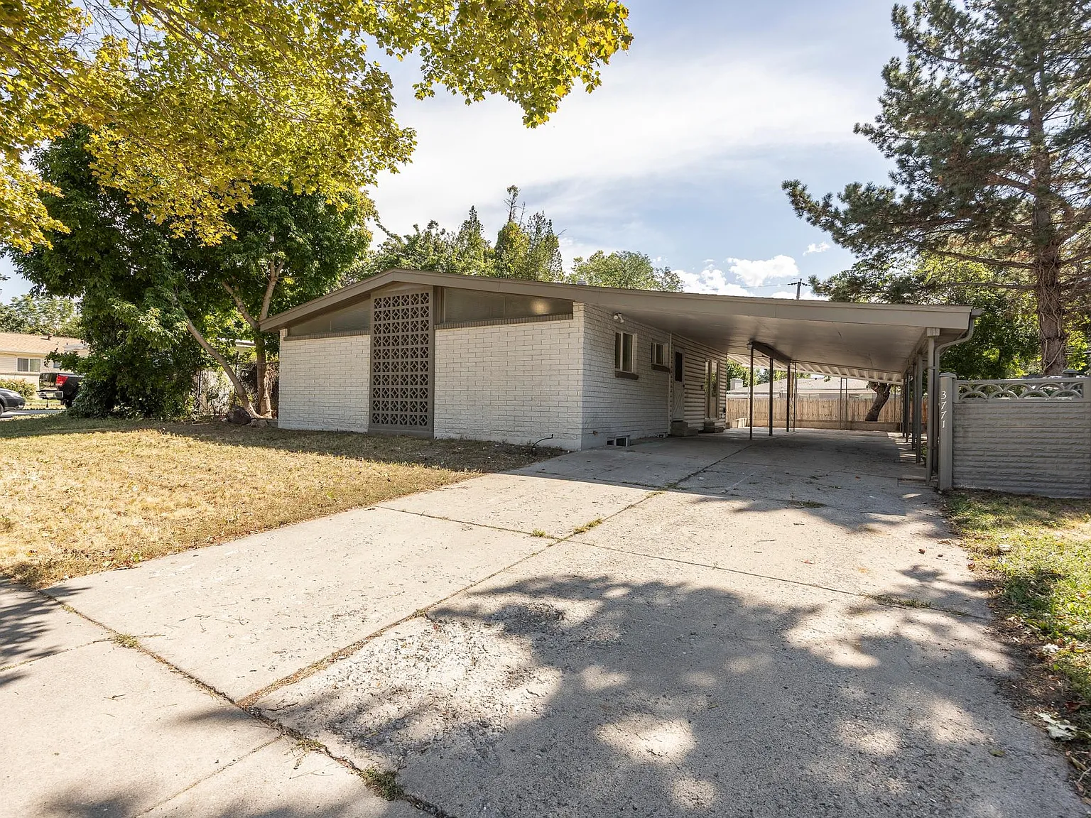 3771 S Alta Loma Dr — Photo 2