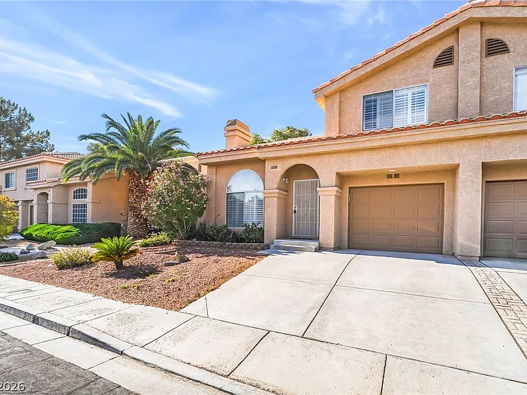 2831 Mill Point Dr — Photo 2