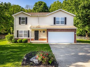 866 E Meadowlands Dr, Ellettsville, IN 47429