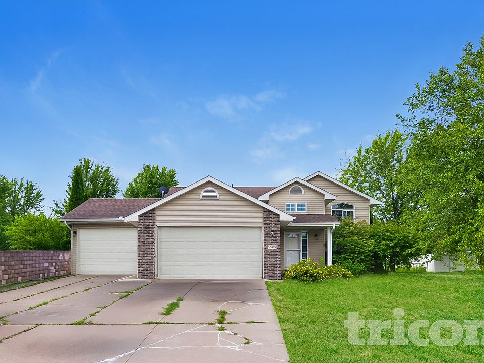 1st image of 9905 41st Pl NE