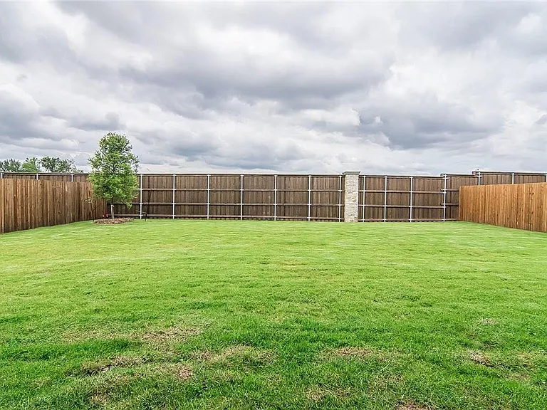 2309 Truro Dr — Photo 29
