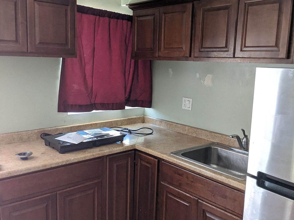 1st image of 171 S Los Robles Ave
