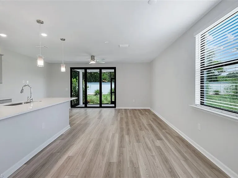 27907 Radiant Ct — Photo 9